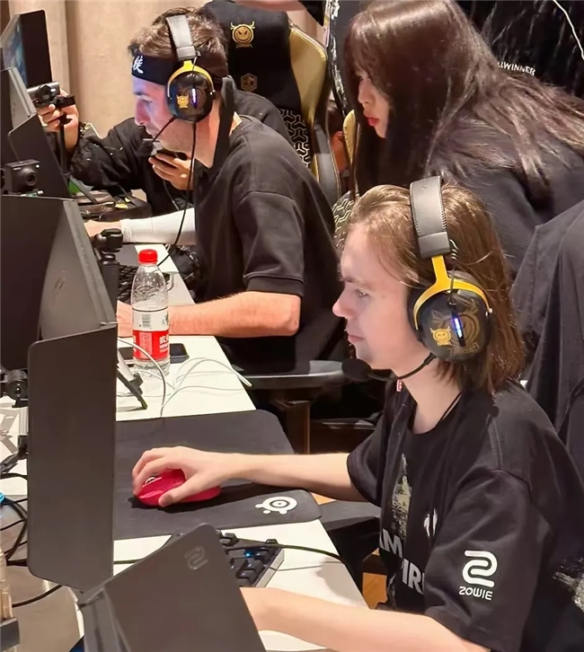 【视频】7月18日LPL夏季赛战果：RNG轻取EDG，LNG终结连败