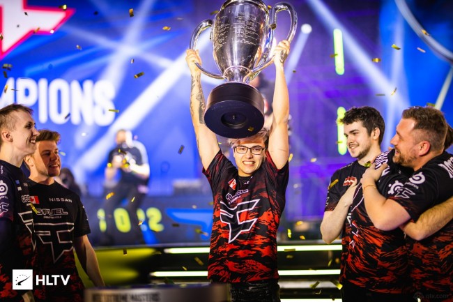 EDG发布了第一阶段阵容：Wink与四名新队员留队