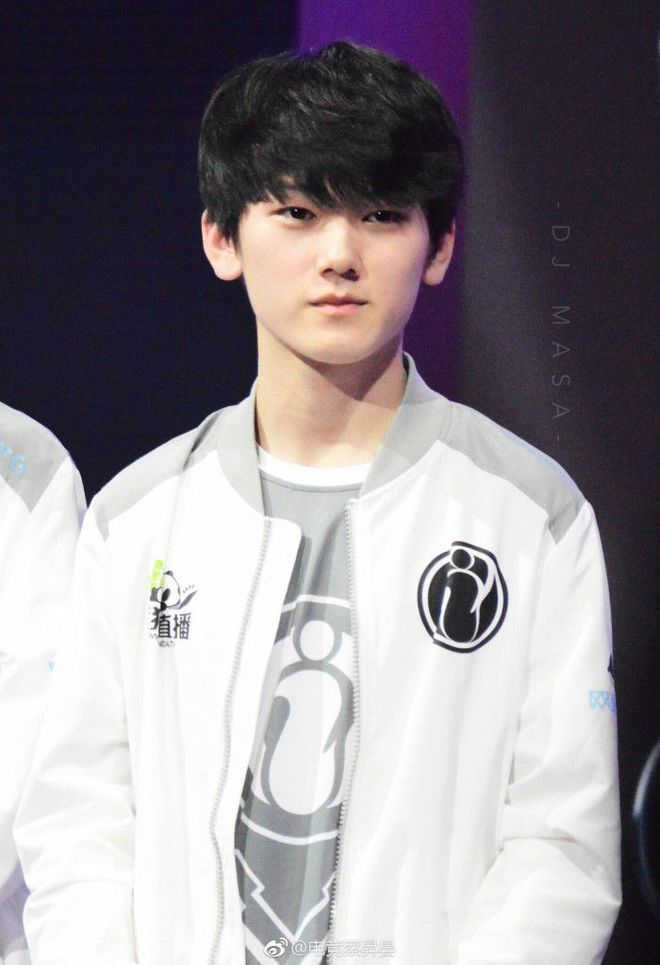 BLG官方分享：收拾行李中！准备出发