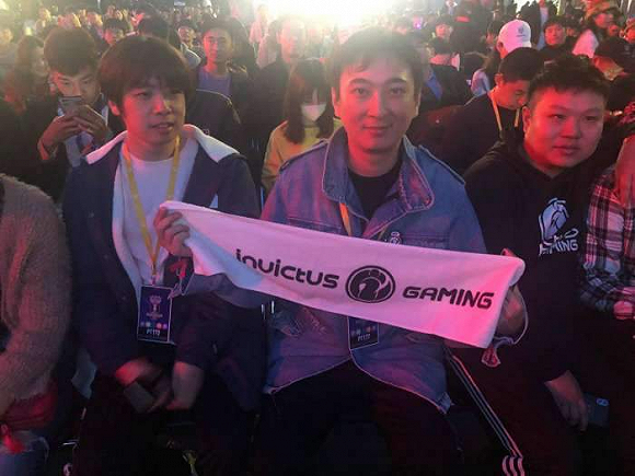 任何人的传奇结束了 Top Esports 的连胜， Oh My God 在 LPL 第二阶段2025中击败了 Ultra Prime 。