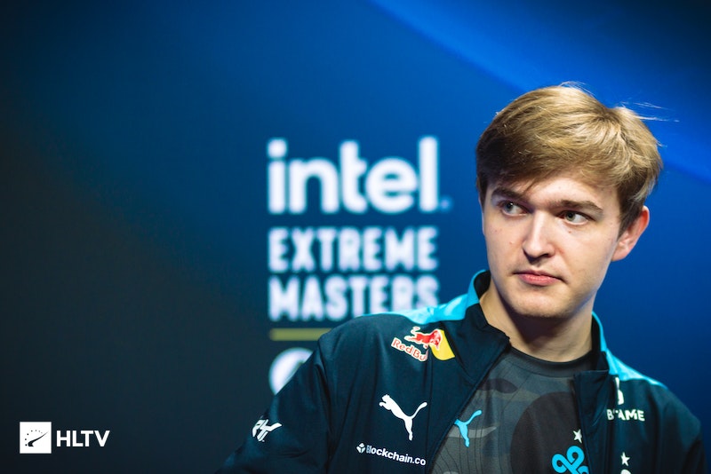 Oh My God 官方：打野 xiaofang （方哲宇）从今天开始以自由球员身份离队